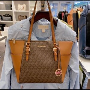 MICHAEL KORS LEATHER CHARLOTTE LARGE ZIP SHOULDER BAG TOTE BROWN